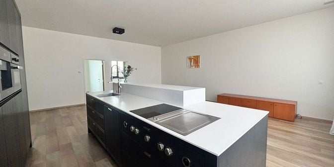 Bedrijfsvastgoed te huur in Lokerenbaan 102, 9240 Zele