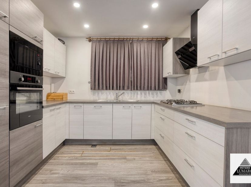Huis te koop in Stalenstraat 54,
                    3600 Genk