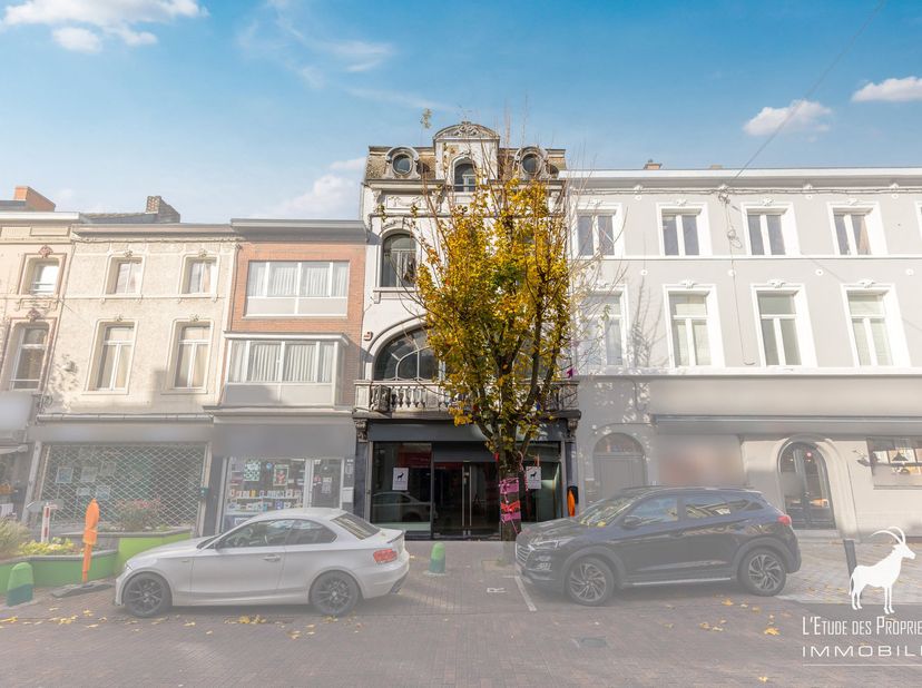 Référence Agence : v7170-391<br />
*** VISITE VIRTUELLE : https://immo360.immo-facile.com/vtour/fr/ex8sb7 ***<br />
Idéalement situé dans une rue dyna