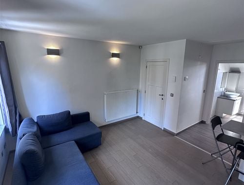                                         Penthouse te huur in Mortsel, € 900
