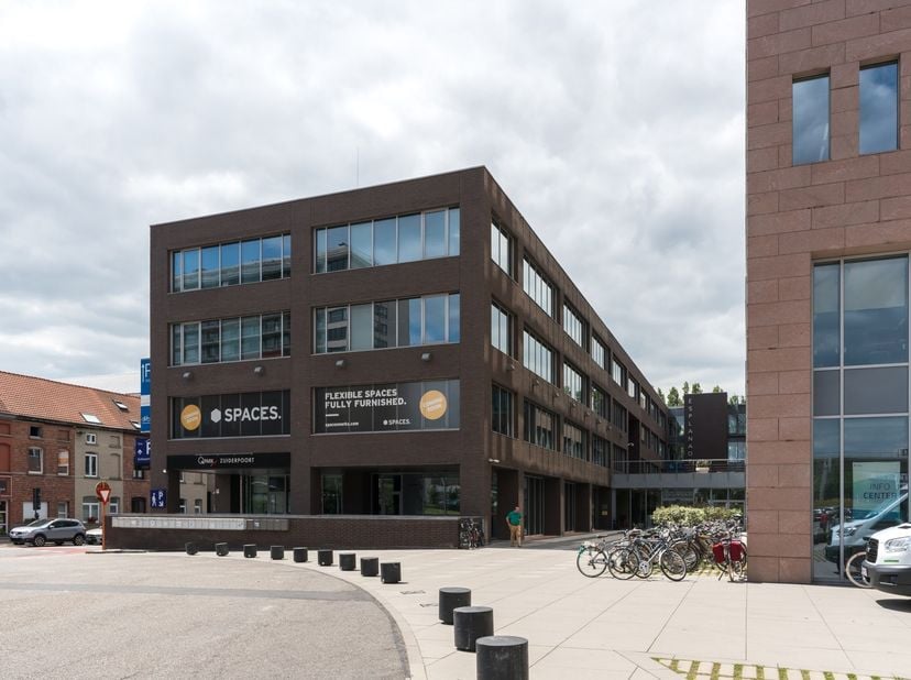 Vind kantoorruimte in Spaces Zuiderpoort voor 15 werknemers waarbij voor alles is gezorgd<br />
<br />
Dit aanbod omvat een eigen kantoorruimte met se
