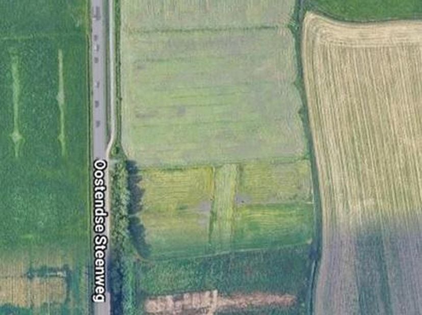 LOT 4 - BEDRIJFSWONING EN WOONHUIS - LANDBOUWGEBOUW - WEILAND: <br />
<br />
LOT 4 = LOT 1 + LOT 2 STAD OUDENBURG, eerste afdeling 1) Een perceel gron
