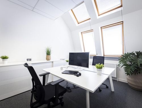                                         Bedrijfsgebouw te huur in Berchem, € 2.000
