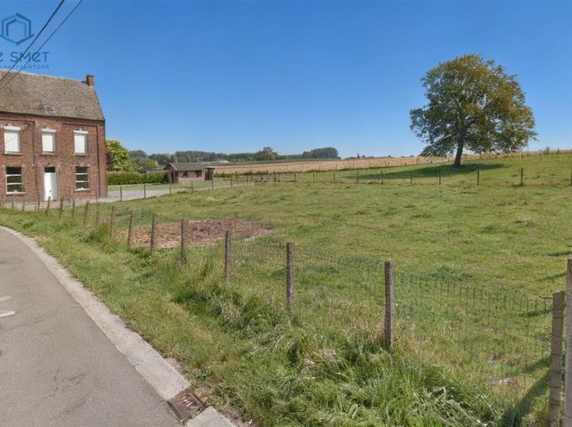 2 Loten voor open bebouwing nabij centrum van Deftinge.<br />
 <br />
Lot 1: 439 m²<br />
Lot 2: 438 m²<br />
 <br />
Verkoop bouwgrond met bouwv