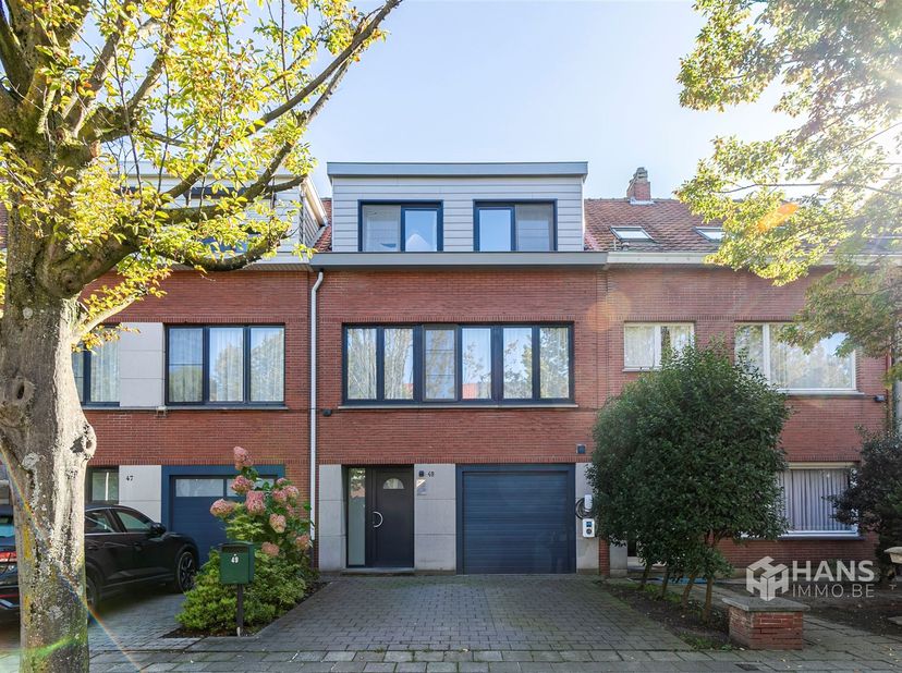 Huis te koop in Sint-Jan Vianneystraat 49,
                    2610 Wilrijk