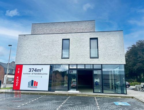                                         Bien commercial à vendre à Oostham, € 670.000
