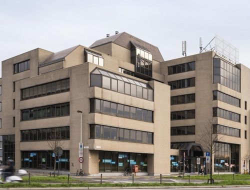                                         Bureaux à louer à Berchem, € 19.233
