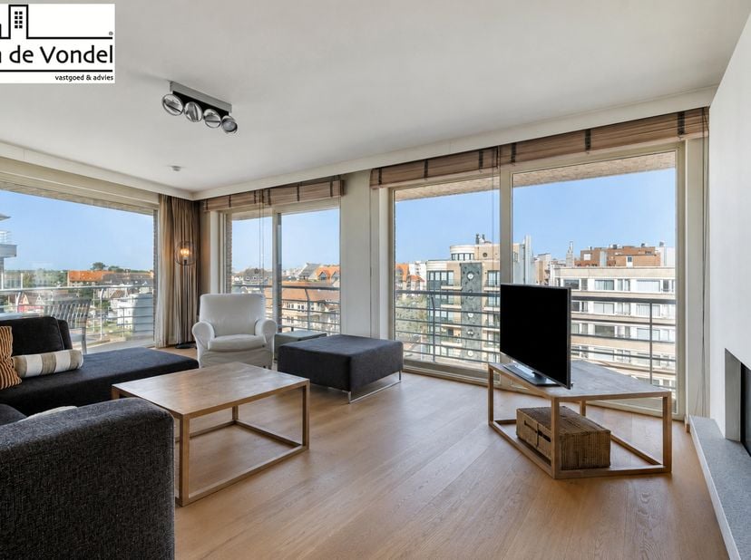 Op zoek naar een lichtrijk appartement vlak bij zee, met ruimte en comfort?<br />
Dit zongericht hoekappartement met 3 slaapkamers en lateraal zeezich