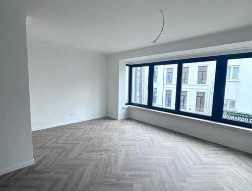                                         Duplex te huur in Antwerpen, € 1.200
