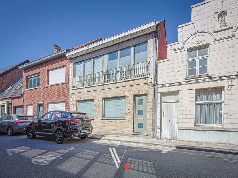 BEZOEKDAG 22/08! Kom deze woning bezoeken op de bezoekdag (verplichte inschrijving via www.vanthuynevastgoed.be)<br />
<br />
Op een boogscheut van he