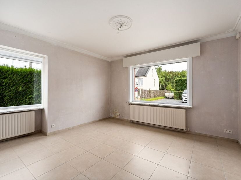 [[ DIT PAND NEEMT DEEL AAN DE ERA OPEN HUIZEN DAG OP 13/6 VAN 14:30 TOT 15:30 ]]Te koop: woning in Kapellestraat, Zulte, met tuin en oprit naast de wo