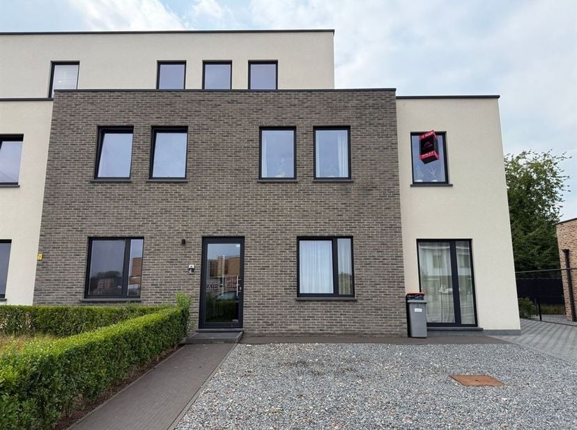 Appartement à louer
                    à 3650 Rotem