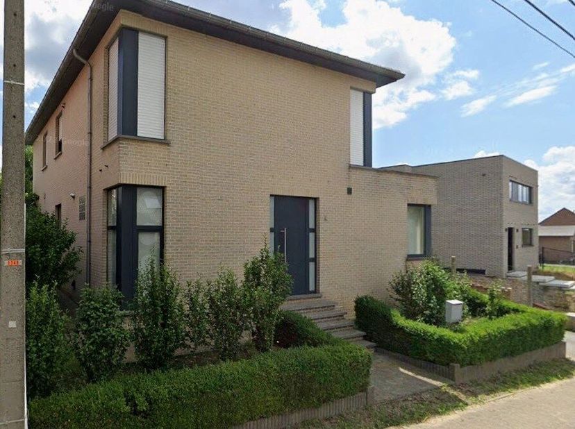 Deze verzorgde open bebouwing in Kortenaken is rustig gelegen en biedt een aangenaam zicht op de tuin, waar u in alle privacy van het groen en het pra
