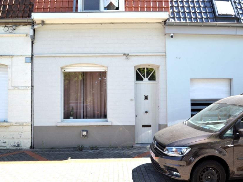 Charmante gezinswoning met uitweg achteraan op een toplocatie in Harelbeke<br />
Zoek je een comfortabele gezinswoning in een rustige, kindvriendelijk