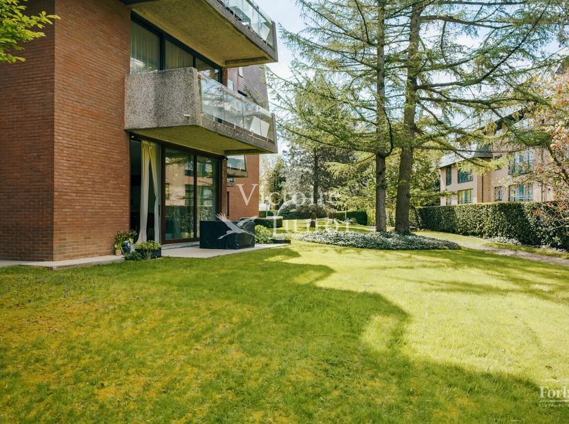Victoire Junot biedt u exclusief deze prachtige beganegrondwoning, ideaal gelegen in het hart van Fort Jaco, dicht bij winkels, openbaar vervoer, scho