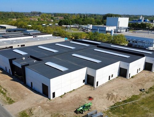                                         Bâtiment d’entreprise à louer à Evergem, € 3.300
