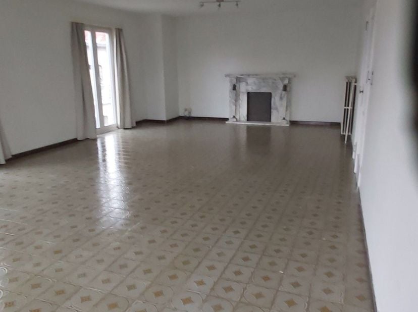 Appartement à louer
                    à 9000 Gent