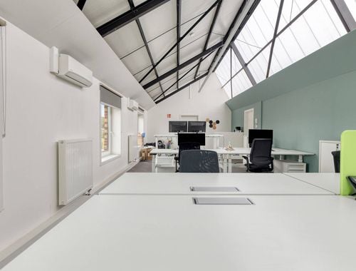                                         Bureaux à louer à Roeselare, € 750
