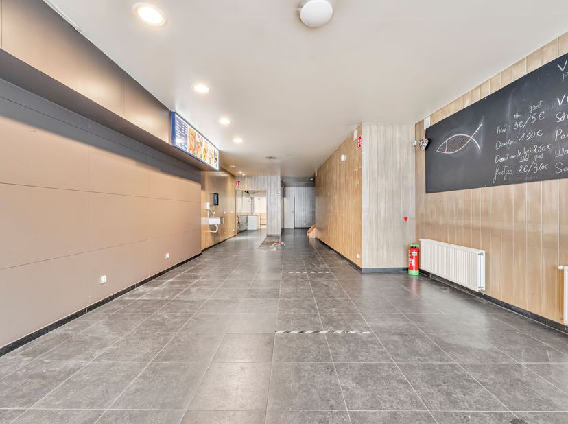 Bien professionnel à vendre
                    à 8930 Menen