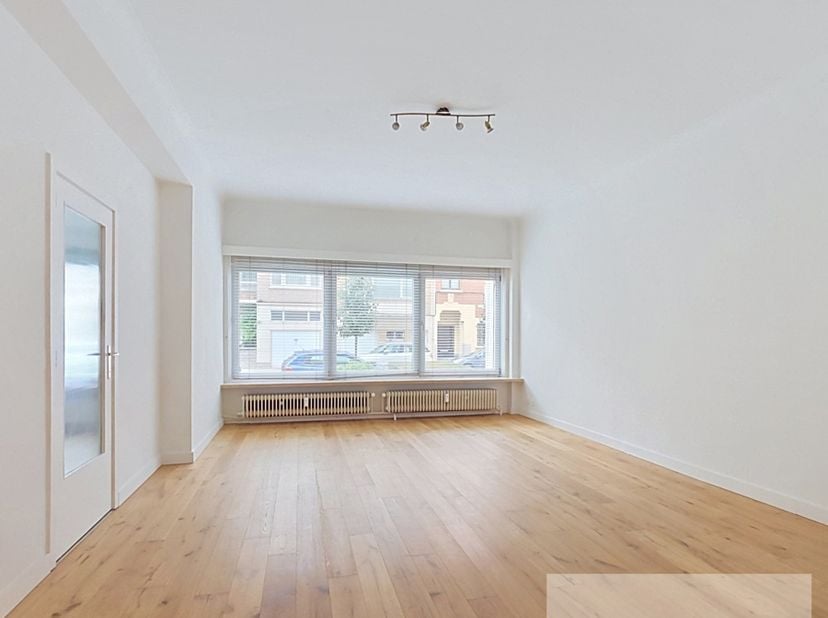 Appartement te huur in rue Camille Lemonnier 74,
                    1050 Elsene