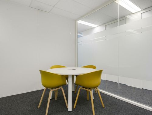                                         Kantoor te huur in Waterloo, € 2.937
