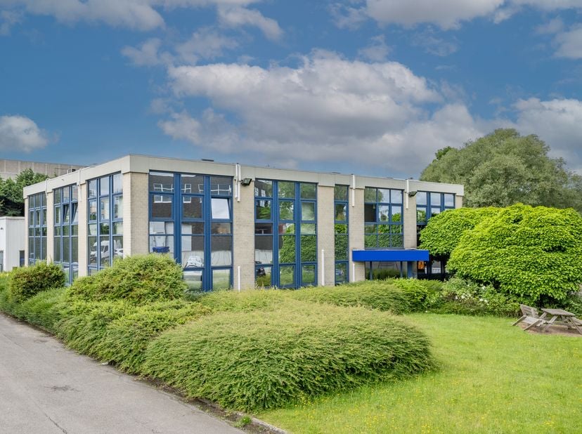 Bien professionnel à louer à Leuvensesteenweg 384,
                    1932 Sint-Stevens-Woluwe
