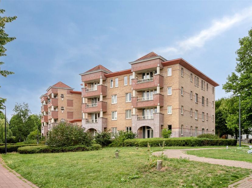 Gemeubeld appartement nabij stadscentrum Gent.<br />
Dit comfortabel ingericht appartement ligt op slechts 10 minuten wandelen van het bruisende hart