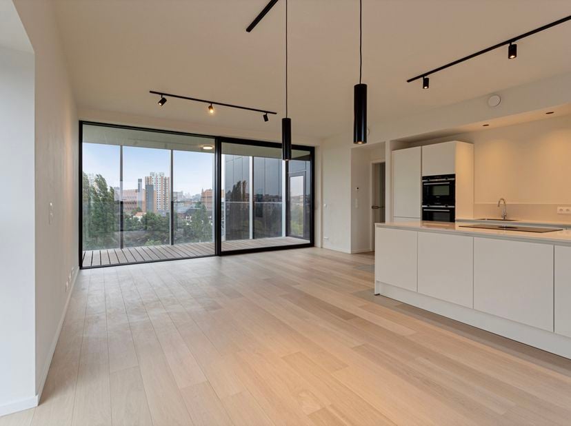 Prachtig nieuwbouw appartement met 3 slaapkamers, 2 badkamers en Zuidgericht terras in het hartje van Leuven. EPC: klasse A <br />
Indeling: inkomhal