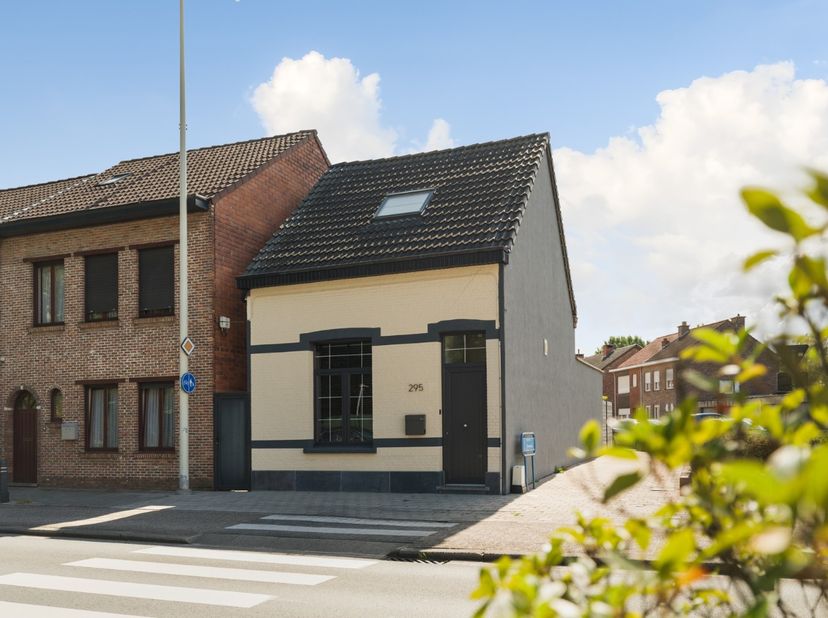 Huis te koop in Hoevensebaan 295,
                    2950 Kapellen