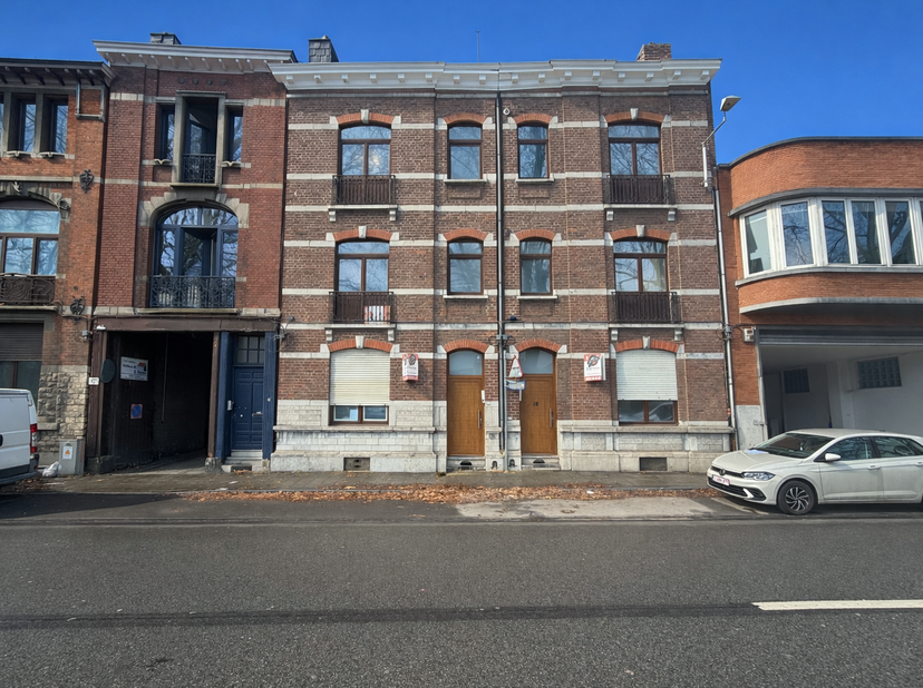 L'agence Skyimmo vous propose une opportunité rare au cœur du centre-ville de Liège !<br />
Immeuble de rapport composé de 12 studios, idéalement situ