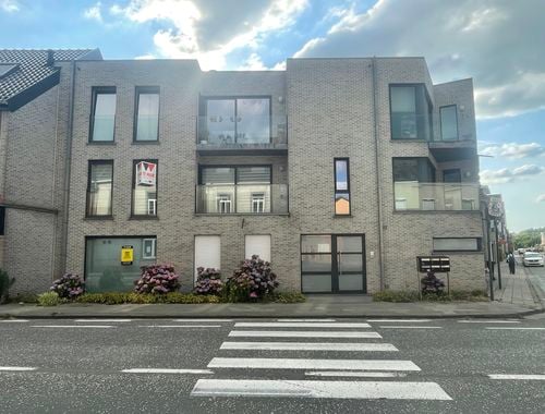                                         Appartement te huur in Erembodegem, € 935
