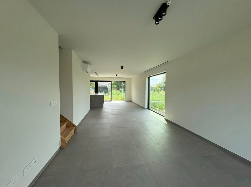 Instapklare nieuwbouw passiefwoning met 3 (mogelijk 4) slaapkamers en tuin in Godsheide (Hasselt).voor meer informatie, ga naar: https://www.era.be/nl