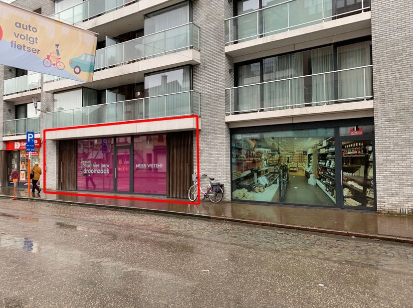 Bien professionnel à vendre
                    à 9800 Deinze