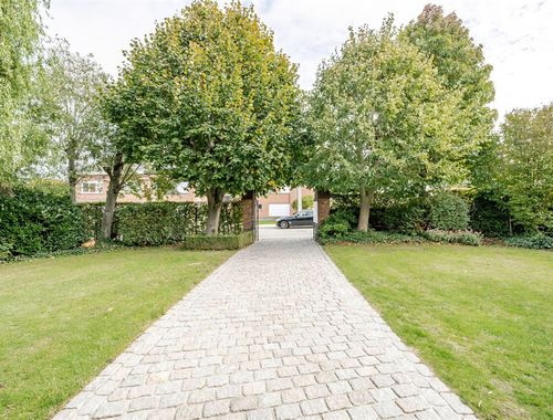                                         Burgerswoning te koop in Aalbeke, € 695.000
