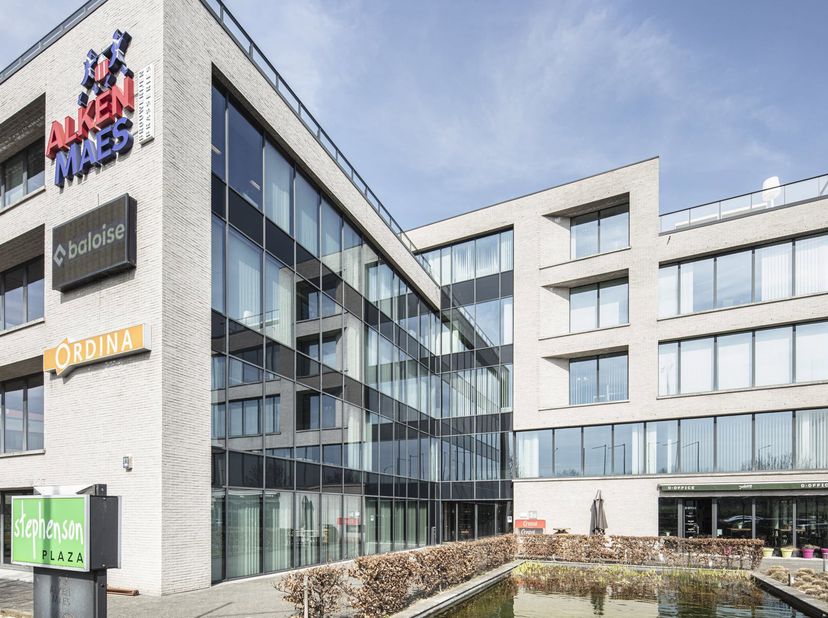 Bien professionnel à louer
                    à 2800 Mechelen