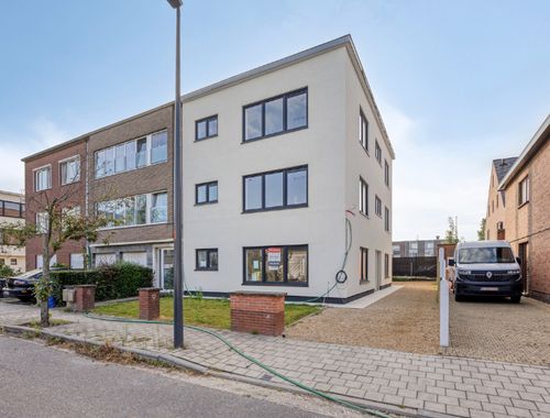                                         Appartement te koop in Sint-Amandsberg, € 345.000
