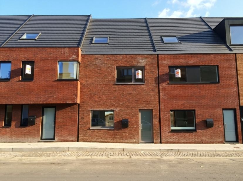 Huis te huur in Meersstraat 1d,
                    8500 Kortrijk