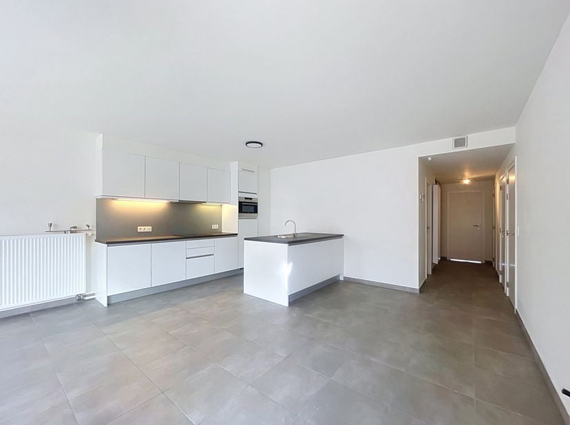 VISITE UNIQUEMENT SUR RENDEZ-VOUS VIA IMMODAVINCI.BE<br />
SITUATION<br />
Cet appartement bénéficie d'un emplacement exceptionnel dans l'un des quart
