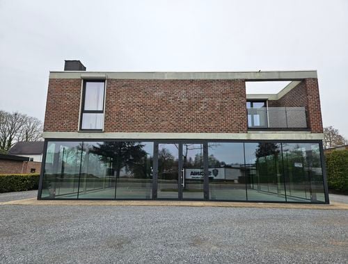                                         Bien professionnel à louer à Hasselt, € 2.475
