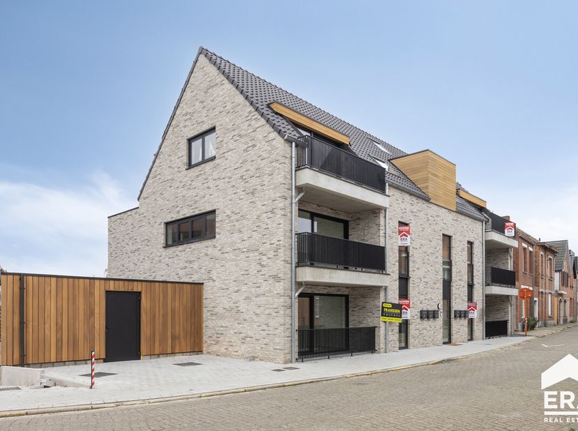 Project Kabienstraat - Geel Prachtig nieuwbouwappartement op de tweede verdieping met 1 slaapkamer en zolder (16,00m²) en terras in hartje Geel. Klein