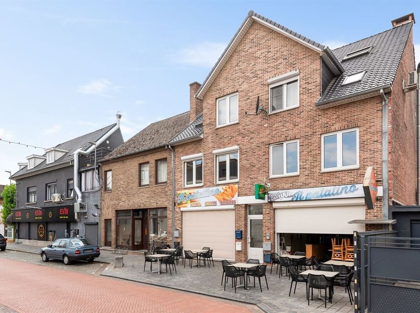 Appartement te koop in Maasmechelen<br />
Bent u op zoek naar een instapklaar appartement op een centrale locatie? Dan is dit gezellige éénslaapkamera