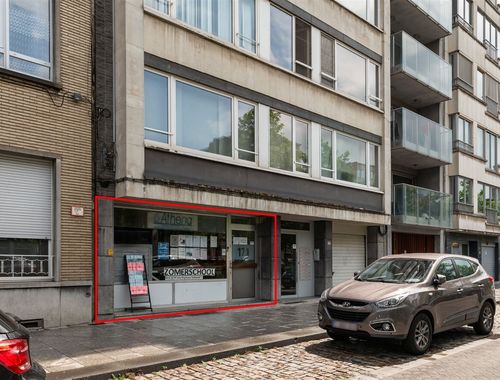                                         Rez-de-chaussée commercial à vendre à Antwerpen, € 299.000
