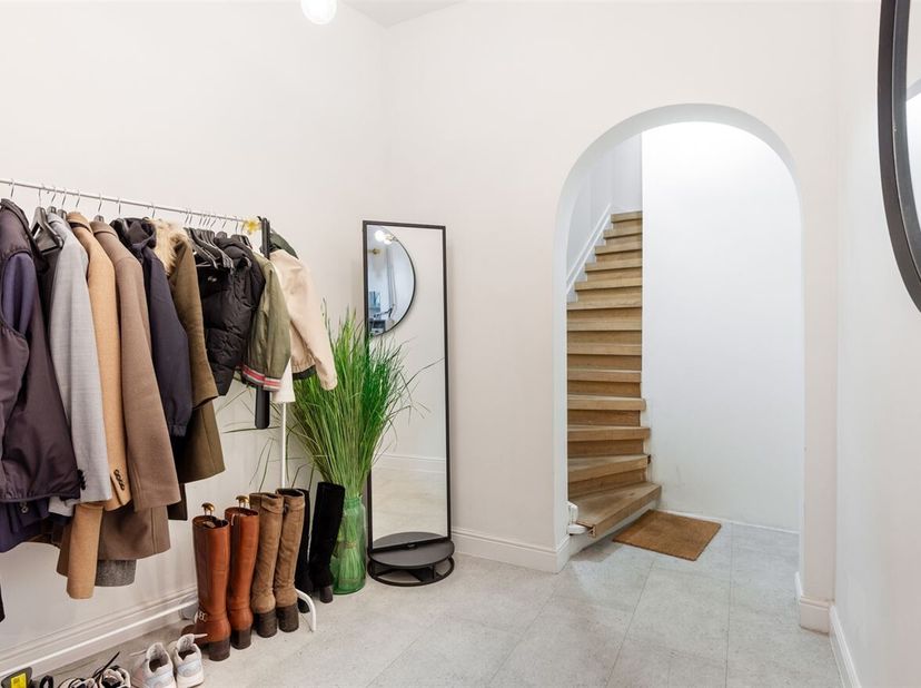 Ruim en instapklaar duplex appartement met zonneterras en 4 slaapkamers<br />
Op een strategische ligging in Schilde bevindt zich dit verzorgd duplex