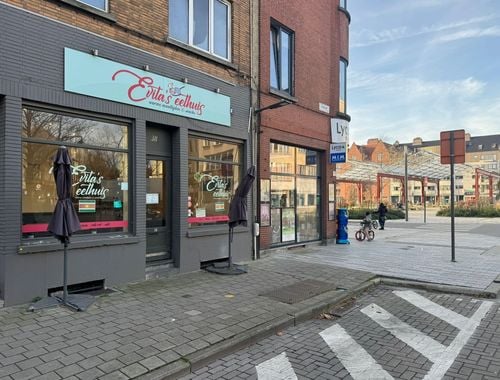                                         Handelspand te huur in Antwerpen, € 1.000

