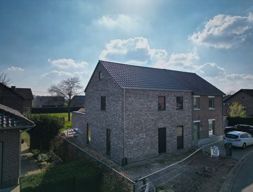                                         Maison à vendre à Dilsen-Stokkem, € 275.000
