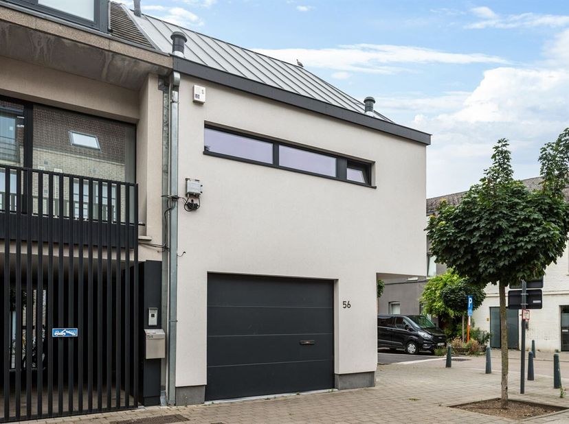 Cette maison située sur l'Oude Kuringerbaan a été entièrement démantelée et rénovée en profondeur en 2020, tant sur le plan architectural que techniqu