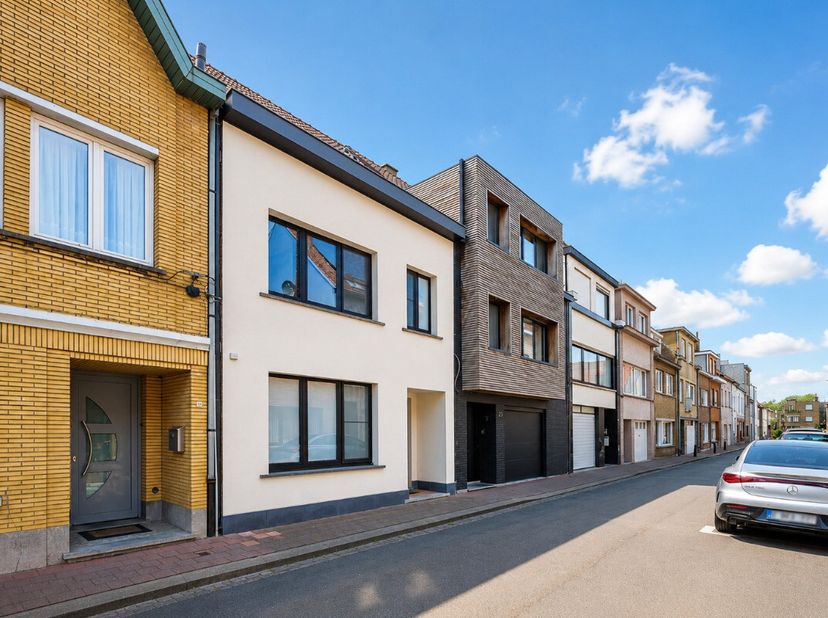 Huis te koop in Sint-Antoniusstraat 23,
                    8301 Heist