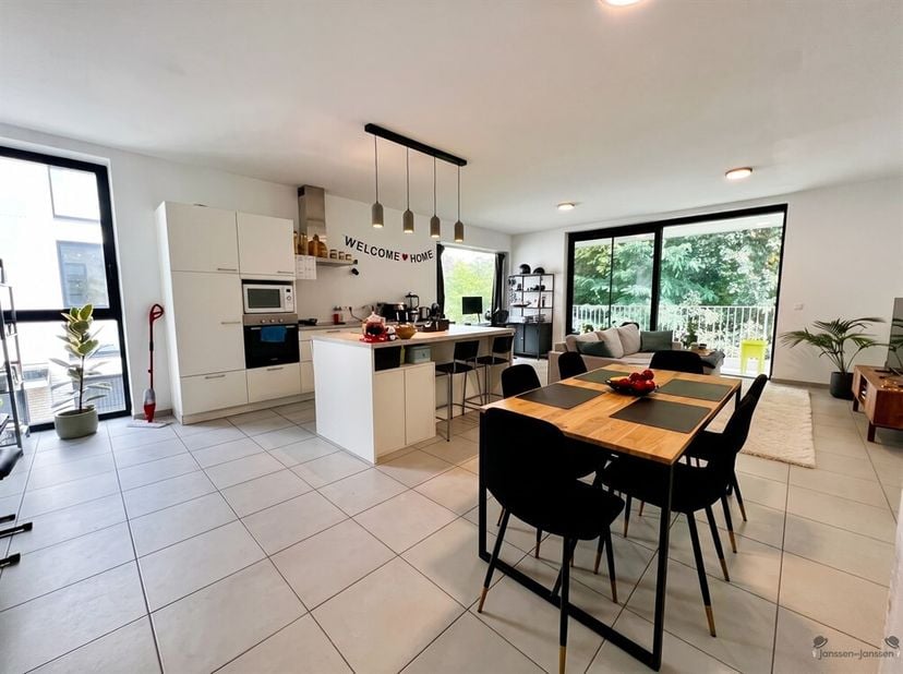 Magnifique appartement neuf et économe en énergie au coeur de Hamme  <br />
Cet appartement luxueux est situé dans un petit complexe résidentiel (Kerc