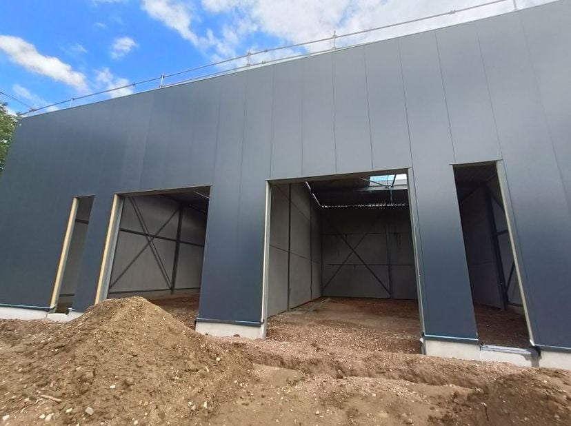 Nouveau parc PME à Westerlo. Unités d’entrepôt à partir de 54 m² avec une hauteur libre de 8 m. Livraison en état brut avec connexion fibre optique.<b