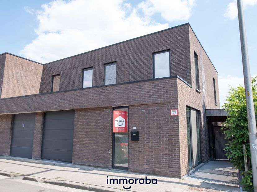 Energiezuinige moderne woning die deel uitmaakt van een verkaveling in Kruishoutem. De woning is gelegen nabij het centrum Kruishoutem, scholen en E17